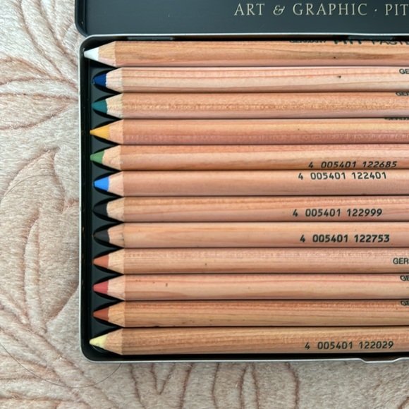 Faber-Castell Pitt Pastel Pencil Color Set of 12 - Picture 5 of 6